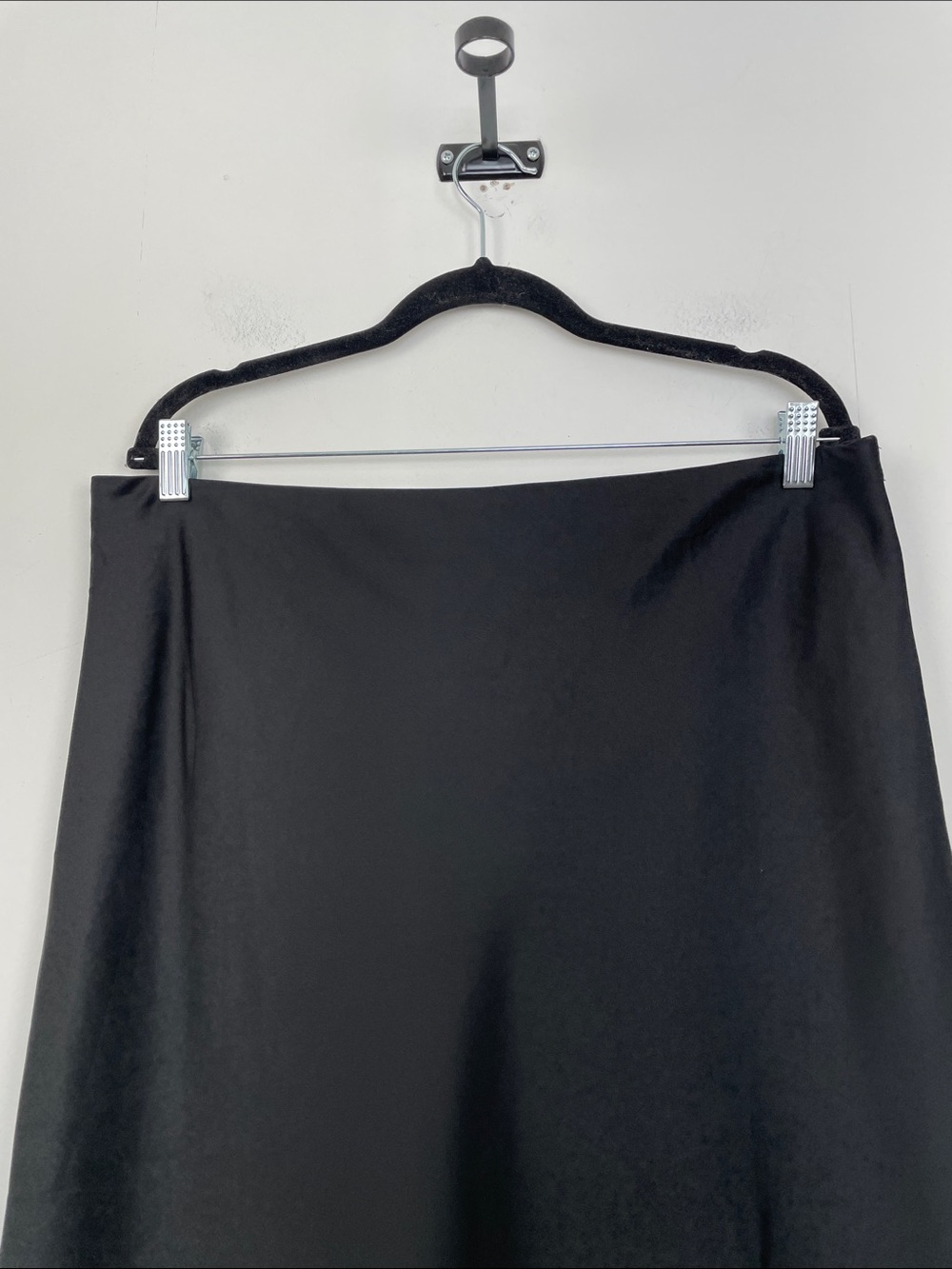 J Crew Factory Satin Classic Minimalist Pullon Black A-Line Skirt Women XL - Picture 4 of 8